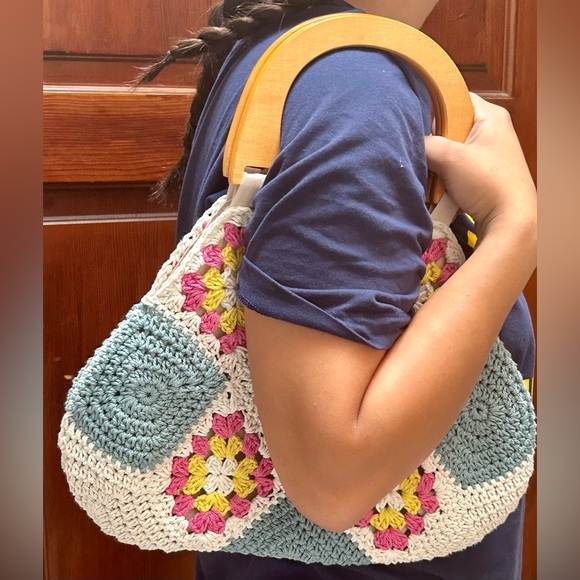 Mini Boho Crochet Purse Handbag with wooden strap handles Never Used - Picture 10 of 10